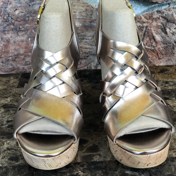 NEW GUESS Haela Wedge Sandals - Picture 6 of 11